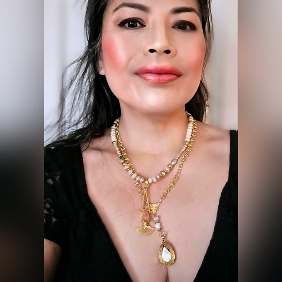 Artisan White & Gold Rustic Crystal & Glass In Two Strand Necklace W/ Pendants - Picture 12 of 12